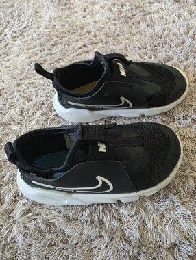 Toddler Boy NIKE Brand Slipon Tennis Shoes Size 9T